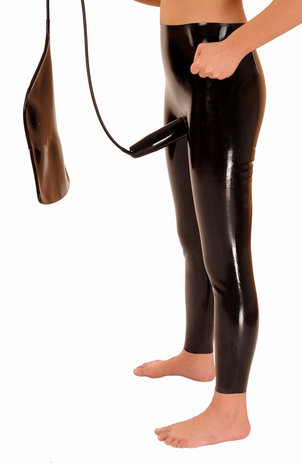 Latex broek met penishuls en urinezak